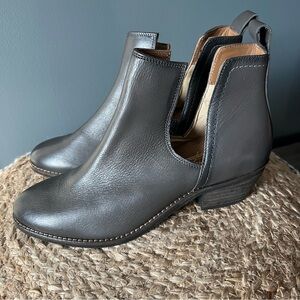 Journey Signature Brigitte Ankle Booties